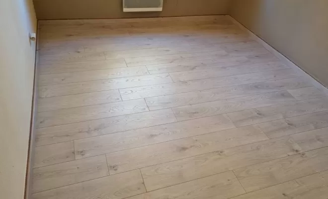 Pose de parquet, Puget-Théniers, Mat Toitures